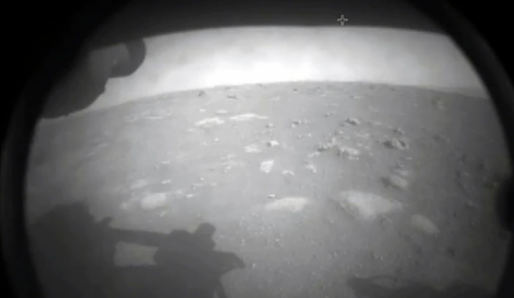 Sonda e NASA’s zbarkon në kraterin e Marsit