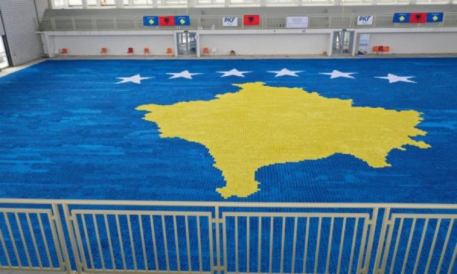 Flamuri i Kosovës punuar nga Arbnora Fejza Idrizi thyen rekordin në Guinness