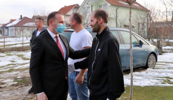 Fidan Gashi i lënduari nga shpërthimi në Ferizaj, kthehet i shëruar nga Austria