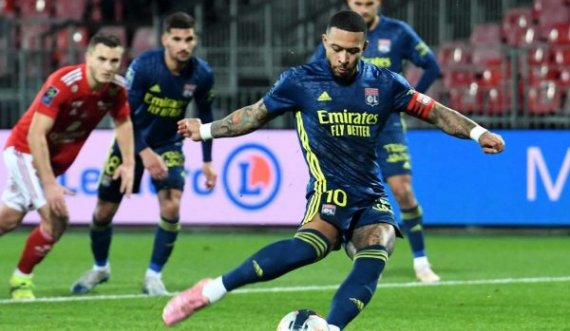 Lyon fiton dhe merr primatin në Francë