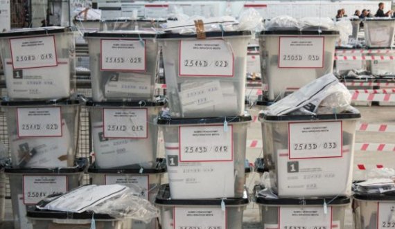 Deri tani refuzohen mbi 3 mijë e 435 zarfe me fletëvotime nga diaspora