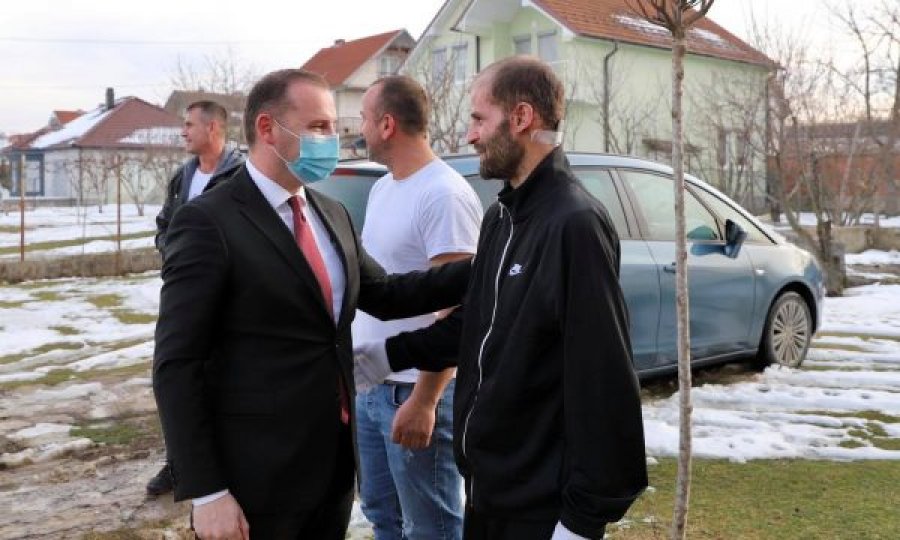 Fidan Gashi i lënduari nga shpërthimi në Ferizaj, kthehet i shëruar nga Austria