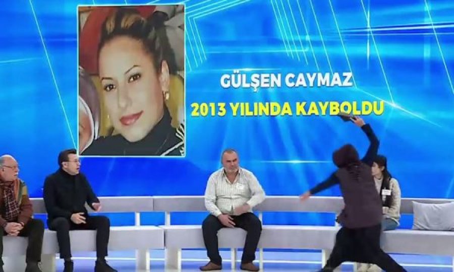 Sherr mes të ftuarve në emision, nëna godet personin që dyshon se i rrëmbeu vajzën