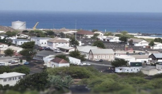 COVID-19, ky ishull mund të jetë vendi i parë në botë ku do të vaksinohen të gjithë banorët
