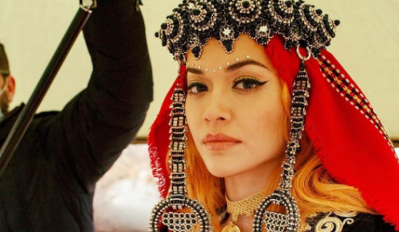 Rita Ora mbetet pa fjalë nga befasia që ia bënë fansat nga Kosova
