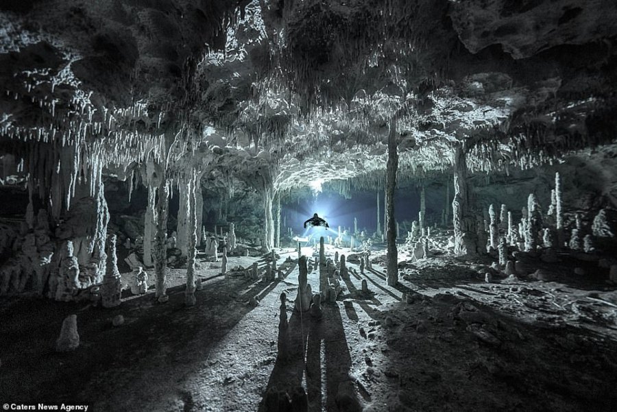 Zhytësi publikon fotografi mahnitëse të shpellave nënujore