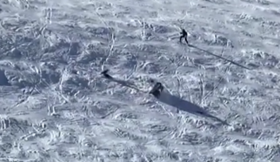 Pamje nga aksidenti në Brezovicë, një person rrotullohet në pistën e skijimit