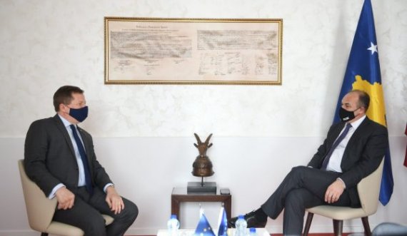 Tomáš Szunyog takohet me Enver Hoxhajn: PDK-ja të jetë opozitë konstruktive