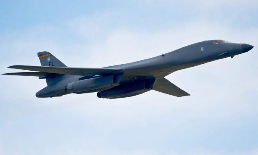 ShBA-ja mesazh Rusisë, dërgon bombardues B-1 në një vend fqinj të saj