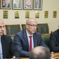 Vendet e garantuara për minoritetet të ndalohen me ndryshimet kushtetuese, prokuroria ta heton ndërhyrjet e Beogradit në zgjedhjet e Kosovës me Listën serbe