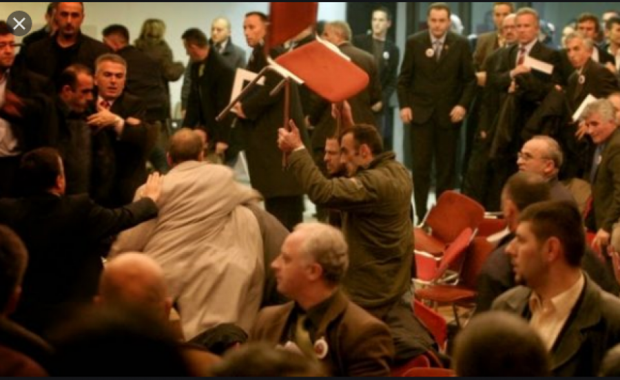 Fatmir Sejdiu për rrahjen me karrige: Deshën ta shkatërrojnë LDK’në