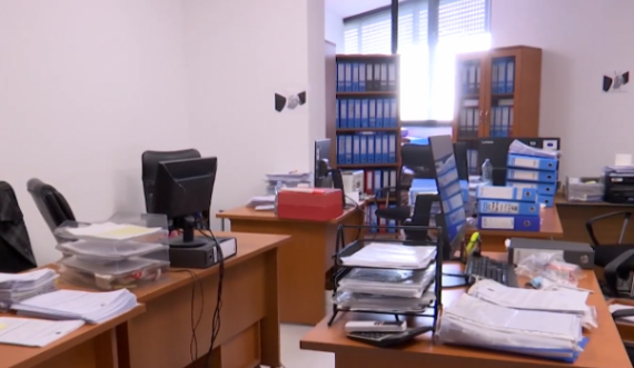 Brenda zyrave të Agjencisë për Zhvillim dhe Bujqësi, një ditë pas aksionit