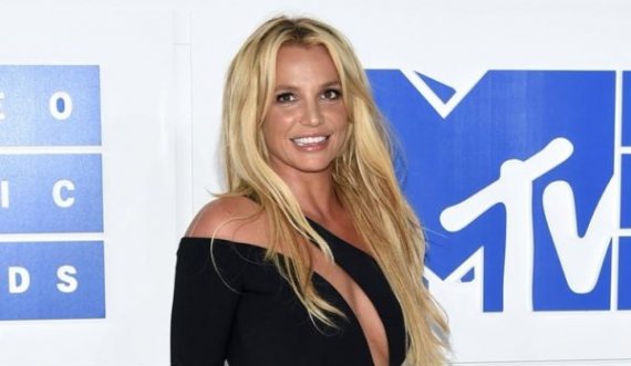 Britney Spears humb peshë pa dietë, pa palestër, por me një veprim që mund ta bësh dhe ti