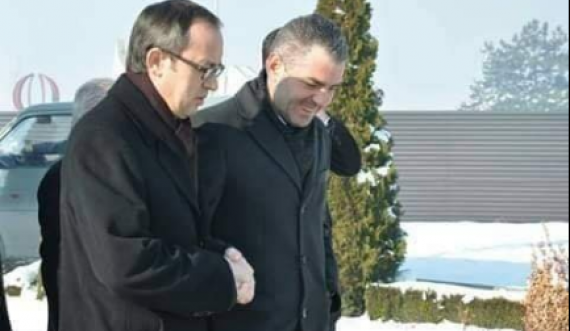 Hoti publikon fotografi me Shalën para zgjedhjeve në LDK, a po paralajmëron diçka?
