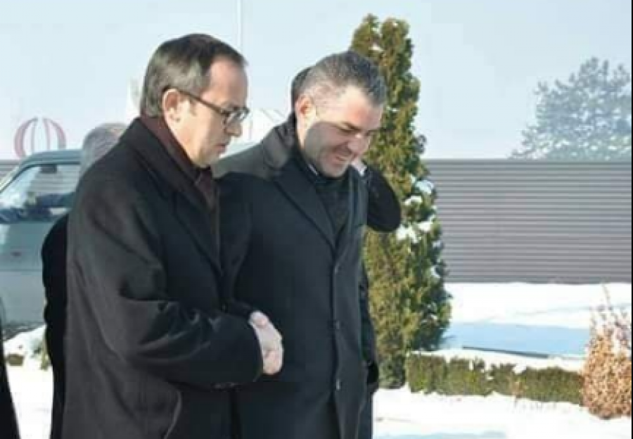 Hoti publikon fotografi me Shalën para zgjedhjeve në LDK, a po paralajmëron diçka?