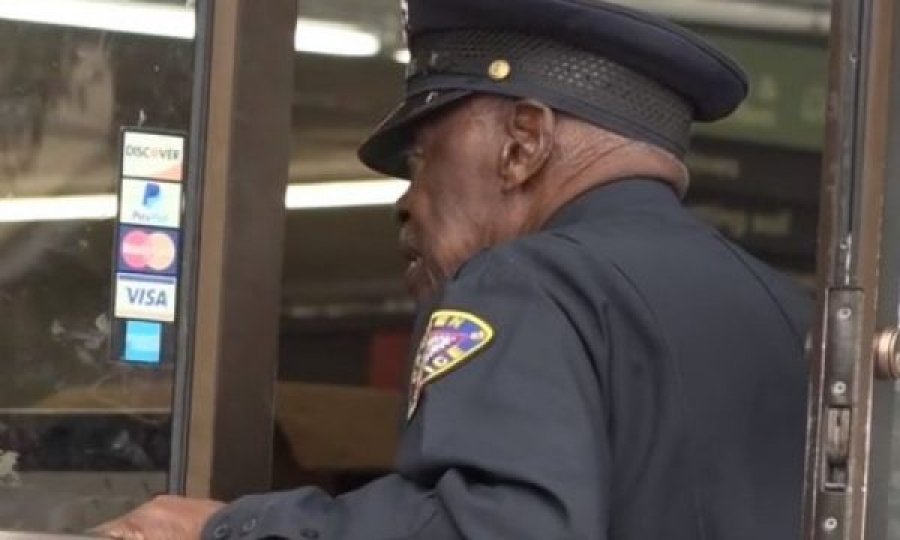 Polici 91-vjeçar ende në detyrë