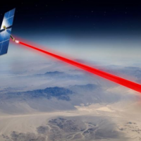 Një panel solar në hapësirë po grumbullon energji që një ditë mund të shpërndahet kudo në botë