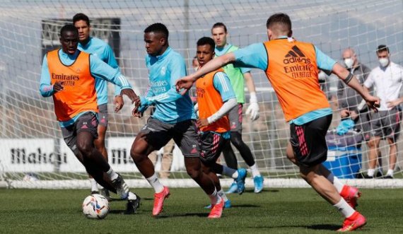 Katër lojtarë kthehen në stërvitje te Madridi