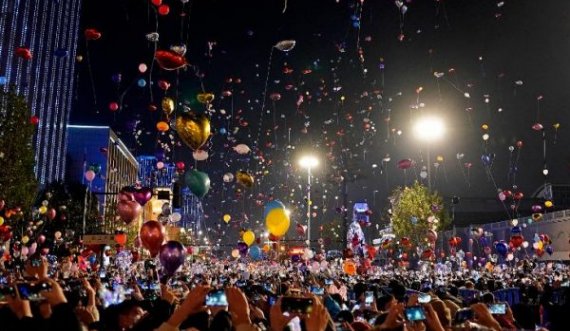 “Si në protesta”: Kështu u festua Viti i Ri në Wuhan, qendrën e shpërthimit të Covid-19