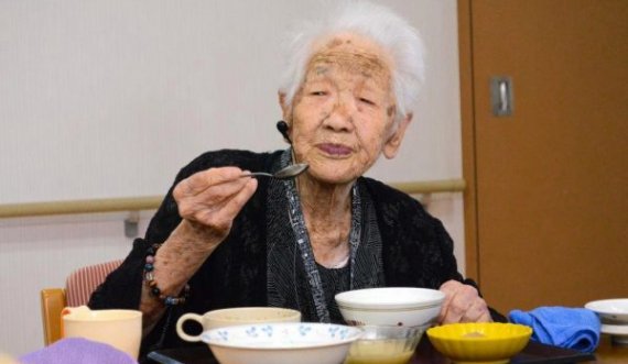 Gruaja më e moshuar në botë e feston ditëlindjen e 118-të