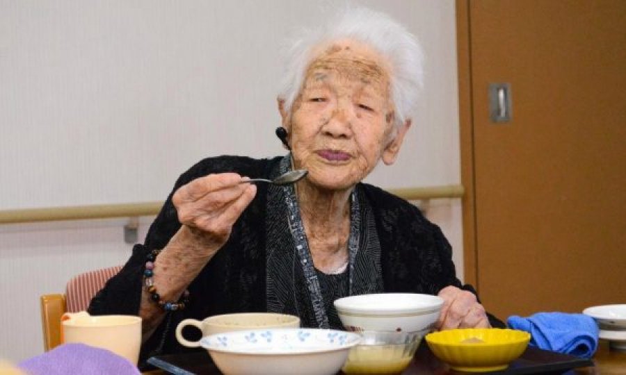 Gruaja më e moshuar në botë e feston ditëlindjen e 118-të