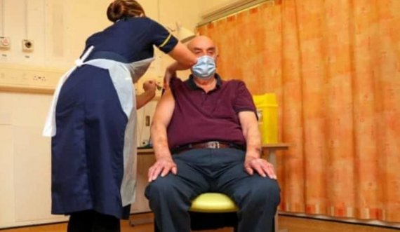  82-vjeçari, personi i parë që merr vaksinën Oxford-AstraZeneca