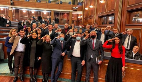 LDK me përshëndetje ushtarake do të dalin me 63% të votave
