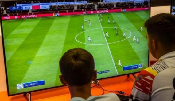 I riu humbi lojën online, i nervozuar hidhet nga ballkoni