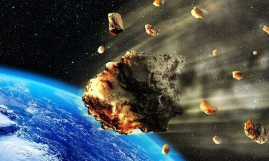 Pesë asteroidë do të fluturojnë afër Tokës