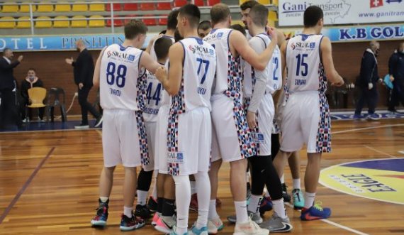Bardhekaltrit fitojnë përballjen ndaj kuqezinjve