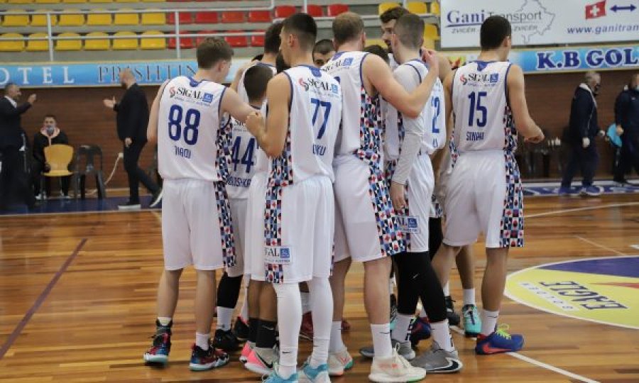 Bardhekaltrit fitojnë përballjen ndaj kuqezinjve