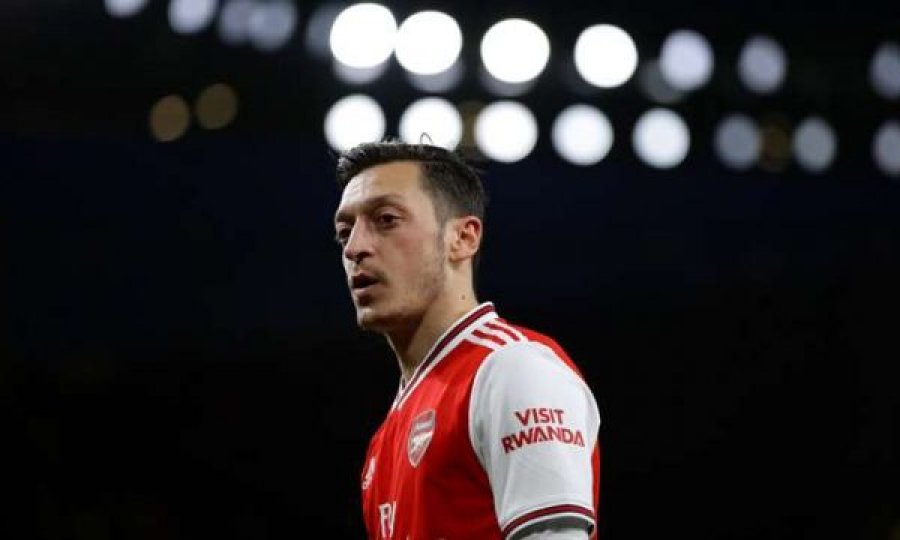 Mesut Ozil arrin marrëveshje trivjeçare me Fenerbahçen