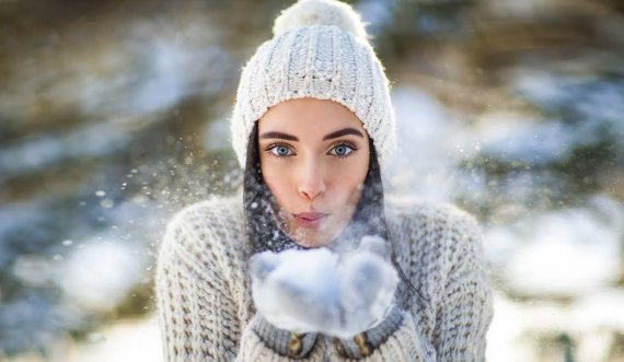 Këto 5 metoda do t’ju ndihmojnë të jeni sa më pozitivë edhe gjatë periudhës së dimrit