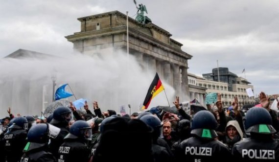 Frika nga ajo që ndodhi në Washington – Bundestagu gjerman forcon sigurinë
