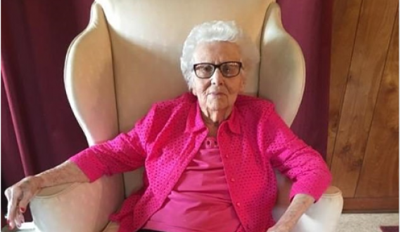 Ndahet nga jeta vejusha e fundit e një veterani të Luftës Civile Amerikane, u martuan kur ai ishte 93 vjeç dhe ajo 17