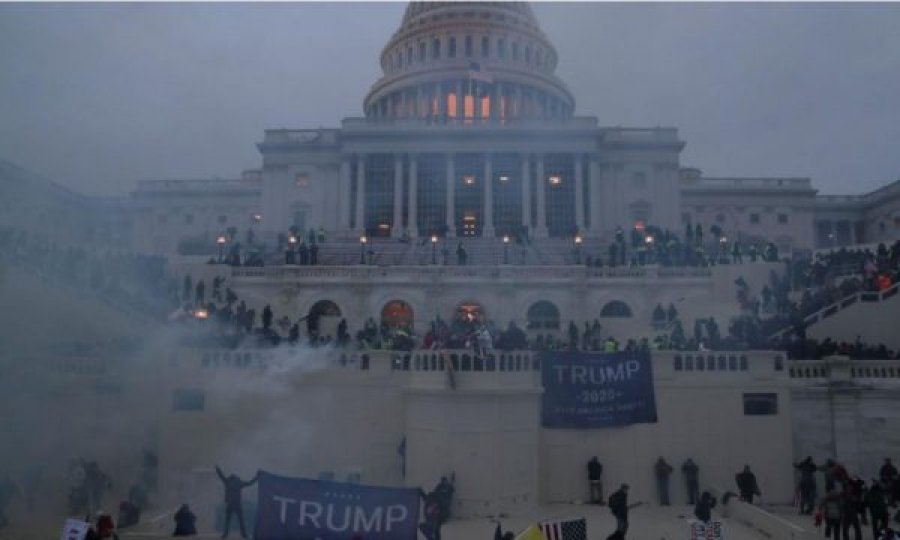 4 të vdekur dhe 52 të arrestuar pas kaosit në Capitol Hill