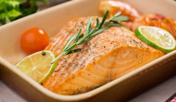 Receta e Cekës: Salmon i pjekur në furrë