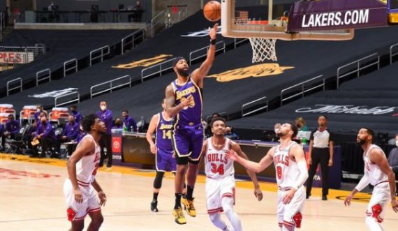 Lakers rikthehen te fitorja, mposhten Bucks e Clippers