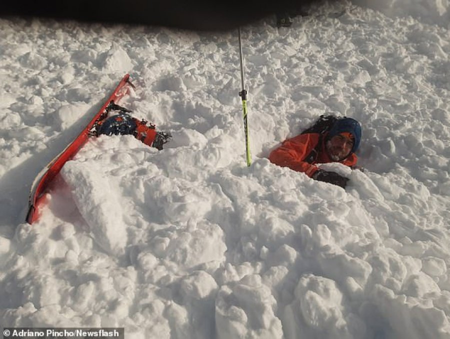 Shikoni fotografitë kur orteku i borës i zë katër alpinistë