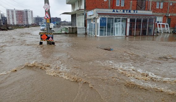 Qytetarit i dëmtohet komplet punëtoria, e thyen krahun duke tentuar të hyjë në objekt