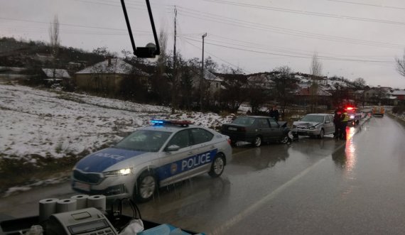 Aksident në Graçanicë, policia del në vend të ngjarjes