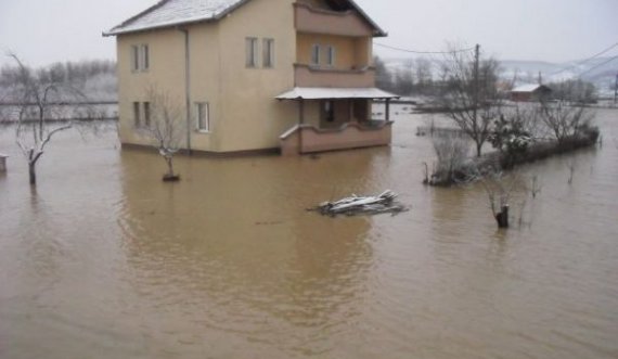 Pas vërshimeve, uji në disa fshatra të Klinës nuk është i pijshëm