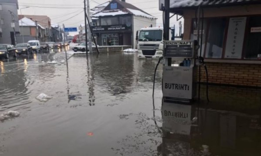 Vërshimet në Kosovë, bllokohet hyrja për në Prishtinë