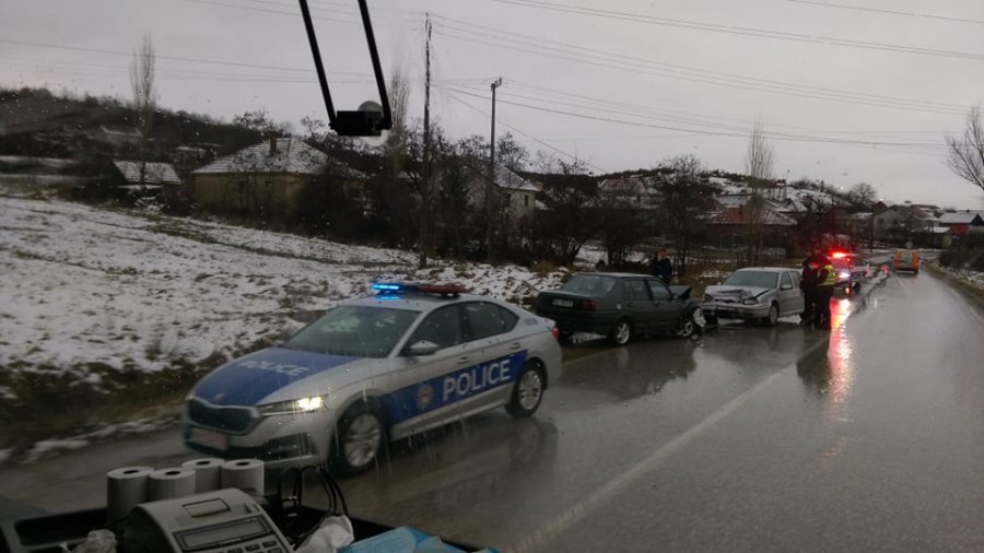 Aksident në Graçanicë, policia del në vend të ngjarjes