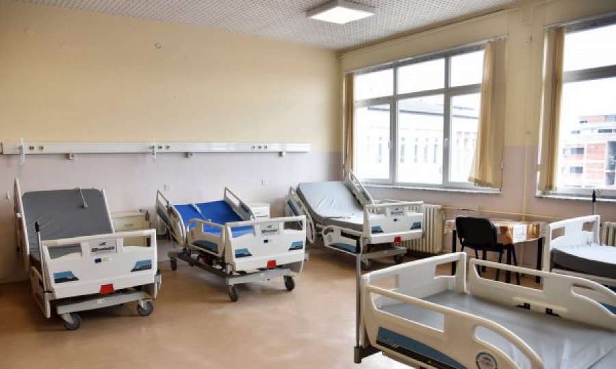 Klinikat interne në QKUK të cilat shërbyen për pacientët me COVID-19, i kthehen normalitetit