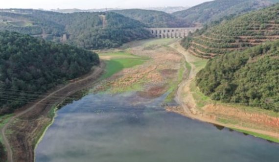 Thatësi e madhe në Turqi, Stambolli mund të mbetet pa ujë pas 45 ditëve