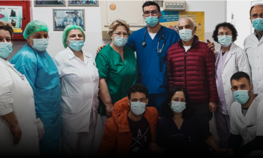 Qytetari falënderon stafin mjekësor të Spitalit të Gjakovës për shërimin e babait nga Covidi