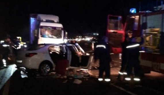 Detaje nga aksidenti tragjik: Dy të rritur dhe dy fëmijë kanë vdekur, 3-vjeçarja shpëtoi