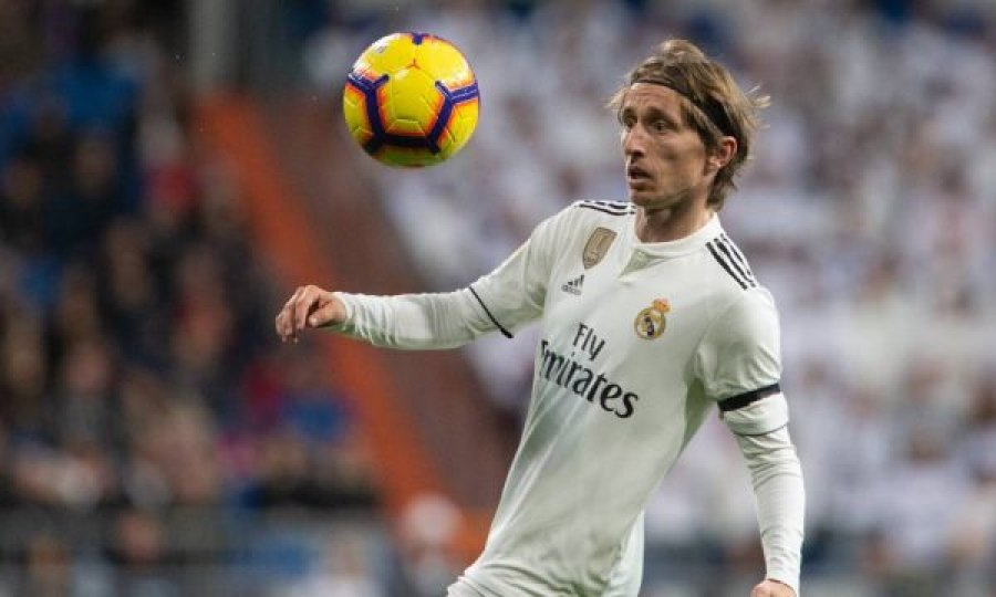 Mungon zyrtarizimi, Modric ka rinovuar me Real Madridin