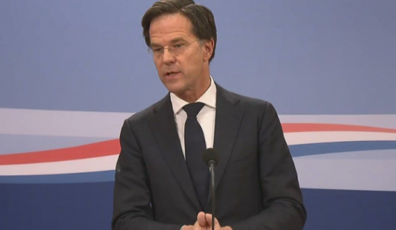  Shembull i demokracisë: Qeveria e Holandës jep dorëheqje për një gabim 